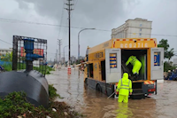 今年首个“红暴”！PA捕鱼排涝“急先锋”暴雨中前行......